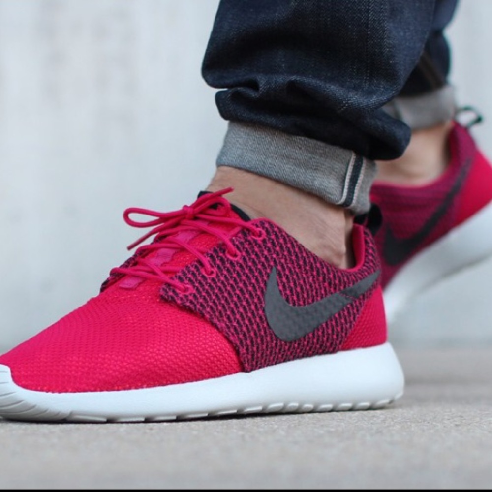 Nike Roshe Fuchsia/Black